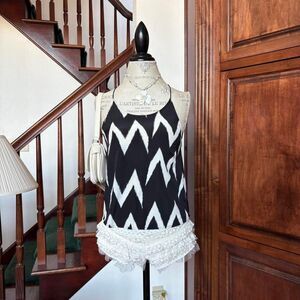 H&M Black and White Chevron Print Tank Top Blouse